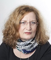 Das Foto zeigt die Stationsleitung Birgit Marx