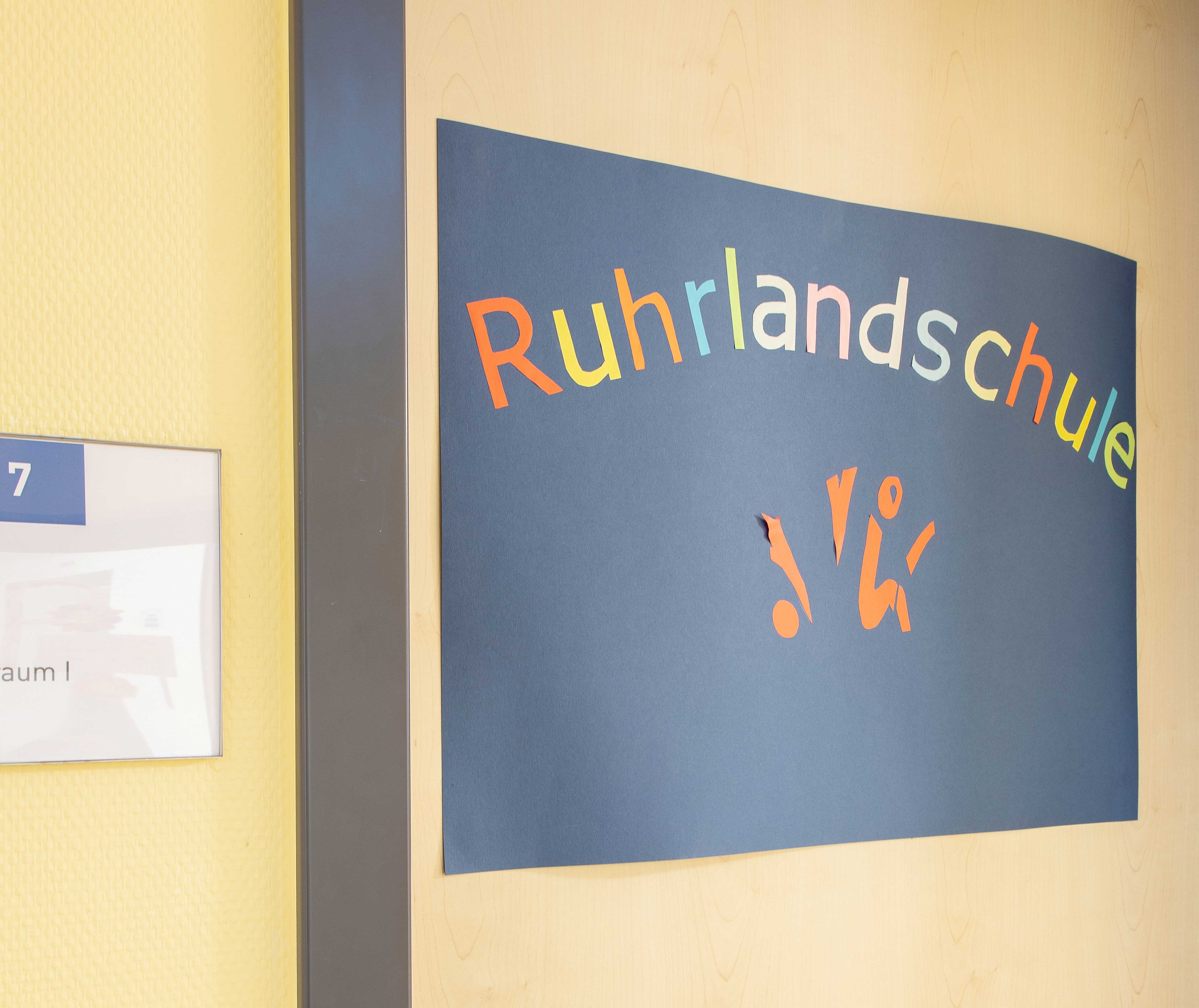 Eingang des Klassenzimmers der Ruhrlandschule auf der Station